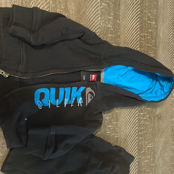 Quick silver jogging suit - Picture 2 of 3